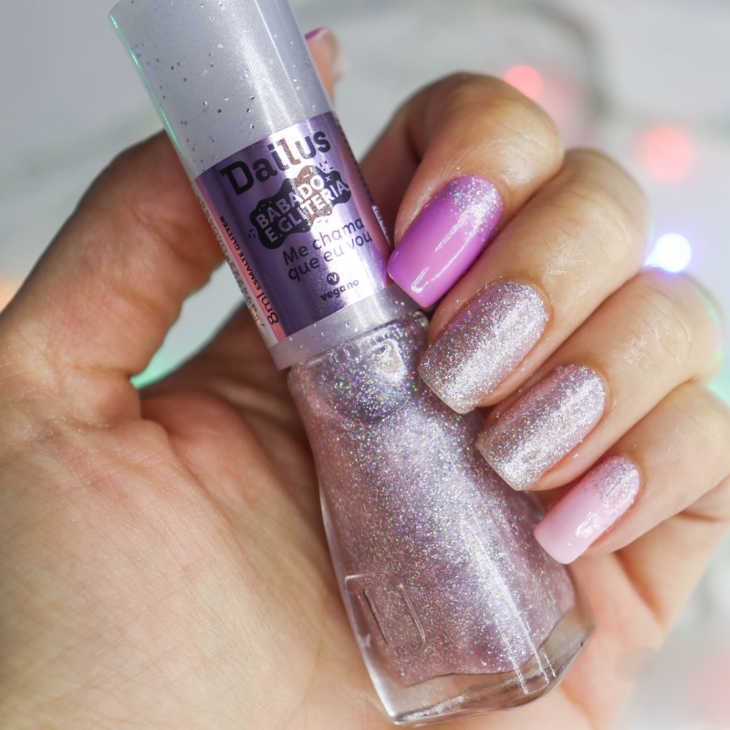 ESMALTE DAILUS GLITTER BABADO E GLITERIA ME CHAMA QUE EU VOU 8ML