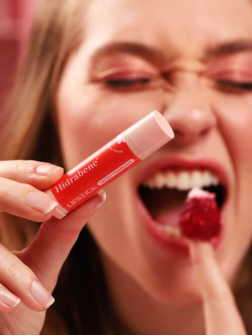 BATOM HIDRABENE LIPSTICK FRUTAS VERMELHAS 5G